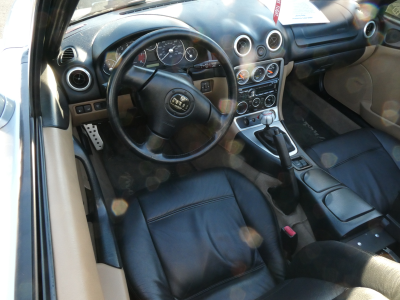 Eunos roadster steering wheel adds another little detail